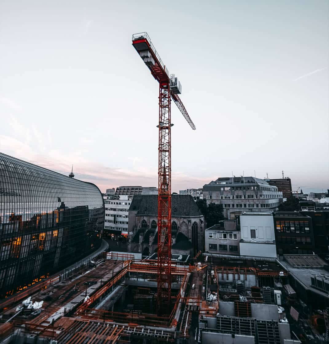 sc-cs-vinci-hero Image of crane